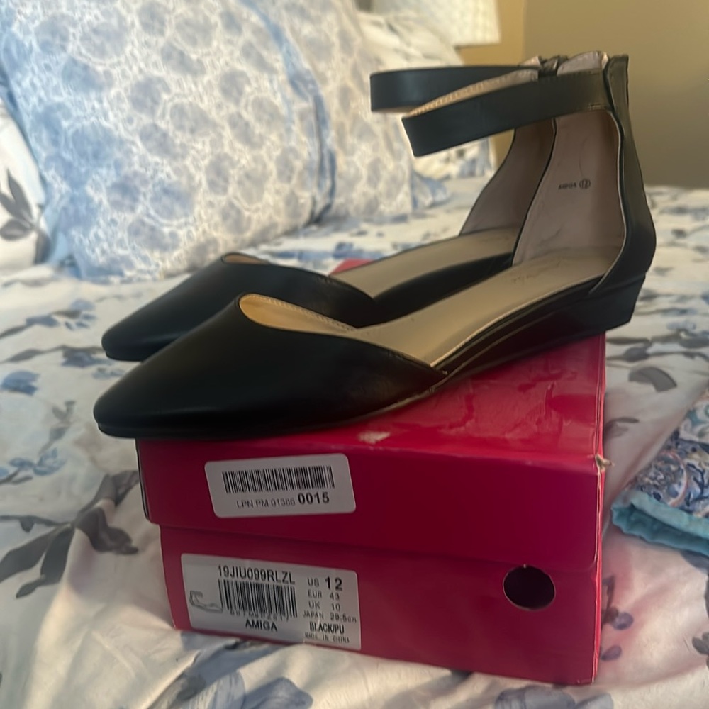 Dream pairs black low wedge